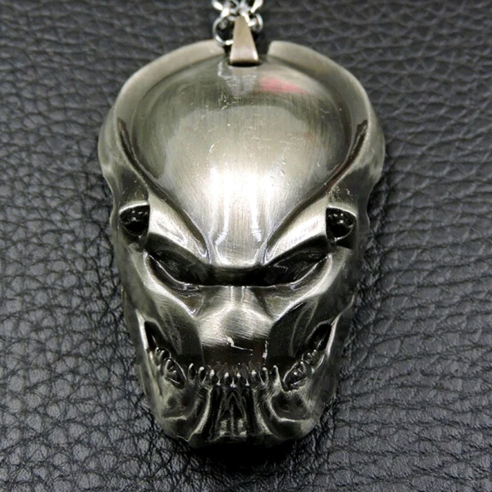 ☠ Predator Mask Necklace